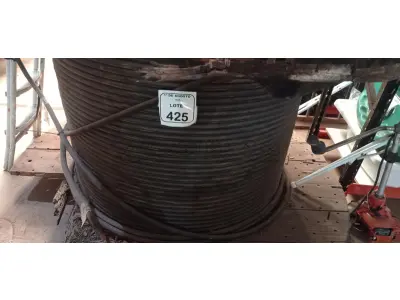 01 CARRETEL COM APROXIMADAMENTE 617M DE FIO 0,35MM PRETO DE ALUMÍNIO15KV BLINDADO PRETO. (NO ESTADO) ATENÇÃO! FAZER A VISITAÇÃO ANTES DE ARREMATAR, NÃO SABEMOS SE FUNCIONA, LEILÃO NÃO TEM GARANTIA E NEM DEVOLUÇÃO, SUJEITO A POSSÍVEIS AVARIAS VISÍVEIS/OCULTAS E/OU AUSÊNCIA DE COMPONENTES.