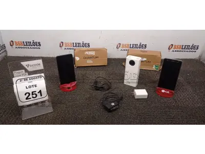 01 POWER BANK E 02 CELULARES