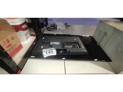 01 TV 32'' MARCA CCE E 01 MONITOR 22'' MARCA SAMSUNG