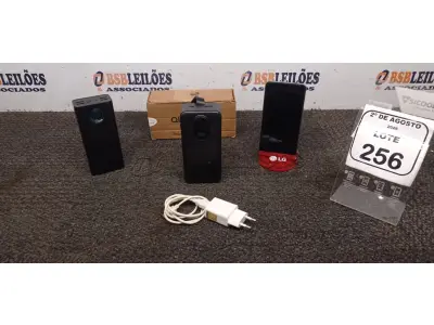 02 POWER BANKS E 01 CELULAR