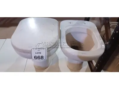 02 VASOS SANITÁRIOS. (NO ESTADO) ATENÇÃO! FAZER A VISITAÇÃO ANTES DE ARREMATAR, NÃO SABEMOS SE FUNCIONA, LEILÃO NÃO TEM GARANTIA E NEM DEVOLUÇÃO, SUJEITO A POSSÍVEIS AVARIAS VISÍVEIS/OCULTAS E/OU AUSÊNCIA DE COMPONENTES.