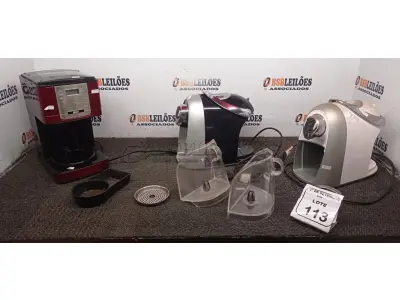 03 CAFETEIRAS DE MARCAS E MODELOS DIVERSOS. (NO ESTADO) ATENÇÃO! FAZER A VISITAÇÃO ANTES DE ARREMATAR, NÃO SABEMOS SE FUNCIONA, LEILÃO NÃO TEM GARANTIA E NEM DEVOLUÇÃO, SUJEITO A POSSÍVEIS AVARIAS VISÍVEIS/OCULTAS E/OU AUSÊNCIA DE COMPONENTES.