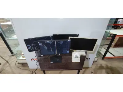 04 MONITORES DE MARCAS E MODELOS DIVERSOS. (NO ESTADO) ATENÇÃO! FAZER A VISITAÇÃO ANTES DE ARREMATAR, NÃO SABEMOS SE FUNCIONA, LEILÃO NÃO TEM GARANTIA E NEM DEVOLUÇÃO, SUJEITO A POSSÍVEIS AVARIAS VISÍVEIS/OCULTAS E/OU AUSÊNCIA DE COMPONENTES.