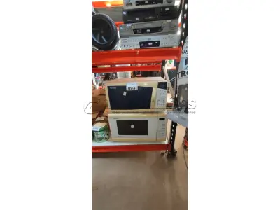 02 MICRO-ONDAS MARCA PANASONIC. (NO ESTADO) ATENÇÃO! FAZER A VISITAÇÃO ANTES DE ARREMATAR, NÃO SABEMOS SE FUNCIONA, LEILÃO NÃO TEM GARANTIA E NEM DEVOLUÇÃO, SUJEITO A POSSÍVEIS AVARIAS VISÍVEIS/OCULTAS E/OU AUSÊNCIA DE COMPONENTES.