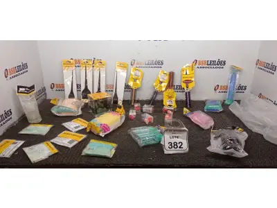 01 LOTE COM UTENSÍLIOS DE HIGIENE E CUIDADOS PESSOAIS DIVERSOS. (NO ESTADO) ATENÇÃO! FAZER A VISITAÇÃO ANTES DE ARREMATAR, NÃO SABEMOS SE FUNCIONA, LEILÃO NÃO TEM GARANTIA E NEM DEVOLUÇÃO, SUJEITO A POSSÍVEIS AVARIAS VISÍVEIS/OCULTAS E/OU AUSÊNCIA DE COMPONENTES.