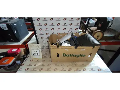 01 CAIXA COM LUMINÁRIAS, ROTEADORES, TELEFONES E MATERIAIS DIVERSOS. (NO ESTADO) ATENÇÃO! FAZER A VISITAÇÃO ANTES DE ARREMATAR, NÃO SABEMOS SE FUNCIONA, LEILÃO NÃO TEM GARANTIA E NEM DEVOLUÇÃO, SUJEITO A POSSÍVEIS AVARIAS VISÍVEIS/OCULTAS E/OU AUSÊNCIA DE COMPONENTES.