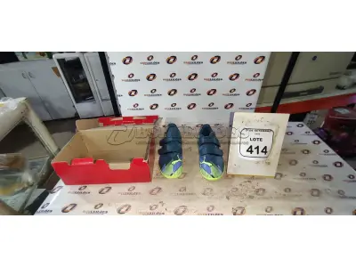 01 CHUTEIRA PUMA INFANTIL FUTURE VERDE VELCRO TAM 30. (NO ESTADO) ATENÇÃO! FAZER A VISITAÇÃO ANTES DE ARREMATAR, NÃO SABEMOS SE FUNCIONA, LEILÃO NÃO TEM GARANTIA E NEM DEVOLUÇÃO, SUJEITO A POSSÍVEIS AVARIAS VISÍVEIS/OCULTAS E/OU AUSÊNCIA DE COMPONENTES.