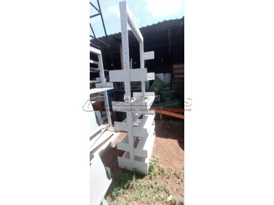 01 ESTANTE DE FERRO. (NO ESTADO) ATENÇÃO! FAZER A VISITAÇÃO ANTES DE ARREMATAR, NÃO SABEMOS SE FUNCIONA, LEILÃO NÃO TEM GARANTIA E NEM DEVOLUÇÃO, SUJEITO A POSSÍVEIS AVARIAS VISÍVEIS/OCULTAS E/OU AUSÊNCIA DE COMPONENTES.
