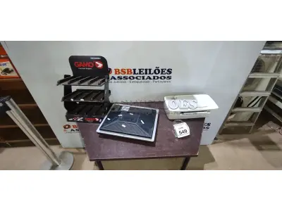 01 IMPRESSORA MODELO DESKJET 1115 MARCA HP, 02 MONITORES E 01 EXPOSITOR PEQUENO. (NO ESTADO) ATENÇÃO! FAZER A VISITAÇÃO ANTES DE ARREMATAR, NÃO SABEMOS SE FUNCIONA, LEILÃO NÃO TEM GARANTIA E NEM DEVOLUÇÃO, SUJEITO A POSSÍVEIS AVARIAS VISÍVEIS/OCULTAS E/OU AUSÊNCIA DE COMPONENTES.