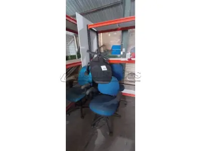 05 CADEIRAS DE ESCRITÓRIO. (NO ESTADO) ATENÇÃO! FAZER A VISITAÇÃO ANTES DE ARREMATAR, NÃO SABEMOS SE FUNCIONA, LEILÃO NÃO TEM GARANTIA E NEM DEVOLUÇÃO, SUJEITO A POSSÍVEIS AVARIAS VISÍVEIS/OCULTAS E/OU AUSÊNCIA DE COMPONENTES.
