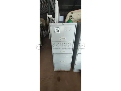01 ARQUIVO DE AÇO COM 04 GAVETAS. (NO ESTADO) ATENÇÃO! FAZER A VISITAÇÃO ANTES DE ARREMATAR, NÃO SABEMOS SE FUNCIONA, LEILÃO NÃO TEM GARANTIA E NEM DEVOLUÇÃO, SUJEITO A POSSÍVEIS AVARIAS VISÍVEIS/OCULTAS E/OU AUSÊNCIA DE COMPONENTES.