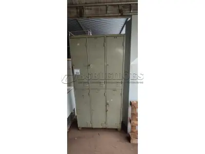 01 ARMÁRIO ROUPEIRO DE FERRO COM 06 PORTAS. (NO ESTADO) ATENÇÃO! FAZER A VISITAÇÃO ANTES DE ARREMATAR, NÃO SABEMOS SE FUNCIONA, LEILÃO NÃO TEM GARANTIA E NEM DEVOLUÇÃO, SUJEITO A POSSÍVEIS AVARIAS VISÍVEIS/OCULTAS E/OU AUSÊNCIA DE COMPONENTES.