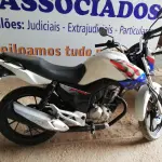 LOTE 403 - 01 MOTO HONDA CG 160 FAN FLEX; ANO 2018/2018 NA COR BRANCA. (NO ESTADO, NÃO SABEMOS SE FUNCIONA. LEILÃO NÃO TEM GARANTIA E NEM DEVOLUÇÃO.)