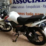 LOTE 403 - 01 MOTO HONDA CG 160 FAN FLEX; ANO 2018/2018 NA COR BRANCA. (NO ESTADO, NÃO SABEMOS SE FUNCIONA. LEILÃO NÃO TEM GARANTIA E NEM DEVOLUÇÃO.)