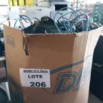 LOTE 206 - 01 CAIXA COM CABO DE REDES MAUSE E PERIFERICOS DIVERSOS 01 MIMEÓGRAFO (NO ESTADO, NÃO SABEMOS SE FUNCIONA. LEILÃO NÃO TEM GARANTIA E NEM DEVOLUÇÃO.)