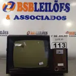 LOTE 113 - 01 MONITOR ANTIGO. (NO ESTADO, LEILÃO NÃO TEM GARANTIA E NEM DEVOLUÇÃO, SUJEITO A POSSÍVEIS AVARIAS VISÍVEIS/OCULTAS E/OU AUSÊNCIA DE COMPONENTES).