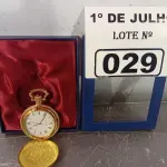 LOTE 029 - 01 RELÓGIO DE BOLSO ANALÓGICO. (NO ESTADO, LEILÃO NÃO TEM GARANTIA E NEM DEVOLUÇÃO, SUJEITO A POSSÍVEIS AVARIAS VISÍVEIS/OCULTAS E/OU AUSÊNCIA DE COMPONENTES).
