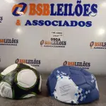 LOTE 090 - 02 BOLAS DE FUTEBOL. (NO ESTADO, LEILÃO NÃO TEM GARANTIA E NEM DEVOLUÇÃO, SUJEITO A POSSÍVEIS AVARIAS VISÍVEIS/OCULTAS E/OU AUSÊNCIA DE COMPONENTES).
