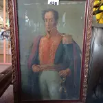 LOTE 438 - 01 QUADRO DE SIMÓN BOLÍVAR. (NO ESTADO, LEILÃO NÃO TEM GARANTIA E NEM DEVOLUÇÃO, SUJEITO A POSSÍVEIS AVARIAS VISÍVEIS/OCULTAS E/OU AUSÊNCIA DE COMPONENTES).