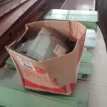 LOTE 530 - 01 ESTANTE DE VIDRO MODULAR DESMONTADA. (NO ESTADO, LEILÃO NÃO TEM GARANTIA E NEM DEVOLUÇÃO, SUJEITO A POSSÍVEIS AVARIAS VISÍVEIS/OCULTAS E/OU AUSÊNCIA DE COMPONENTES).