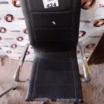 LOTE 424 - 01 CADEIRA DE ESCRITÓRIO CROMADA COM BASE GIRATÓRIA. (NO ESTADO, LEILÃO NÃO TEM GARANTIA E NEM DEVOLUÇÃO, SUJEITO A POSSÍVEIS AVARIAS VISÍVEIS/OCULTAS E/OU AUSÊNCIA DE COMPONENTES).