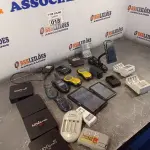 LOTE 018 - 01 LOTE COM VÁRIOS CARREGADORES DE PILHAS, 03 GPS E 04 MAX PRO 4K MARCAS E MODELOS DIVERSOS. (NO ESTADO, LEILÃO NÃO TEM GARANTIA E NEM DEVOLUÇÃO, SUJEITO A POSSÍVEIS AVARIAS VISÍVEIS/OCULTAS E/OU AUSÊNCIA DE COMPONENTES).