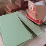 LOTE 530 - 01 ESTANTE DE VIDRO MODULAR DESMONTADA. (NO ESTADO, LEILÃO NÃO TEM GARANTIA E NEM DEVOLUÇÃO, SUJEITO A POSSÍVEIS AVARIAS VISÍVEIS/OCULTAS E/OU AUSÊNCIA DE COMPONENTES).