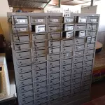 LOTE 427 - 01 ESCANINHO EM AÇO. (NO ESTADO, LEILÃO NÃO TEM GARANTIA E NEM DEVOLUÇÃO, SUJEITO A POSSÍVEIS AVARIAS VISÍVEIS/OCULTAS E/OU AUSÊNCIA DE COMPONENTES).