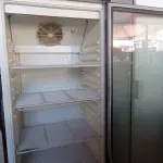 LOTE 110 - 01 CERVEJEIRA VERTICAL MARCA ELETROLUX 220V. (FUNCIONANDO) (NO ESTADO, LEILÃO NÃO TEM GARANTIA E NEM DEVOLUÇÃO, SUJEITO A POSSÍVEIS AVARIAS VISÍVEIS/OCULTAS E/OU AUSÊNCIA DE COMPONENTES).