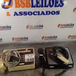 LOTE 048 - 02 APARELHOS DE TELEFONE ANTIGOS. (NO ESTADO, LEILÃO NÃO TEM GARANTIA E NEM DEVOLUÇÃO, SUJEITO A POSSÍVEIS AVARIAS VISÍVEIS/OCULTAS E/OU AUSÊNCIA DE COMPONENTES).