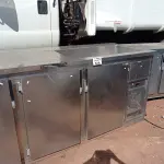 LOTE 518 - 01 BALCÃO REFRIGERADO EM INOX COM 01 CUBA E 03 PORTAS. (NO ESTADO, LEILÃO NÃO TEM GARANTIA E NEM DEVOLUÇÃO, SUJEITO A POSSÍVEIS AVARIAS VISÍVEIS/OCULTAS E/OU AUSÊNCIA DE COMPONENTES).