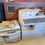 LOTE 405 - 01 RACK MEIA LUA EM MADEIRA. (NO ESTADO, LEILÃO NÃO TEM GARANTIA E NEM DEVOLUÇÃO, SUJEITO A POSSÍVEIS AVARIAS VISÍVEIS/OCULTAS E/OU AUSÊNCIA DE COMPONENTES).