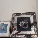 LOTE 111 - 02 QUADROS DECORATIVOS (NO ESTADO, NÃO SABEMOS SE FUNCIONA. LEILÃO NÃO TEM GARANTIA E NEM DEVOLUÇÃO).