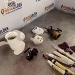 LOTE 009 - 01 HÉLICE DE MOTOR NÁUTICO, 02 MOLINETES E VÁRIAS PEÇAS ODONTOLÓGICAS. (NO ESTADO, LEILÃO NÃO TEM GARANTIA E NEM DEVOLUÇÃO, SUJEITO A POSSÍVEIS AVARIAS VISÍVEIS/OCULTAS E/OU AUSÊNCIA DE COMPONENTES).