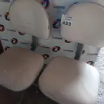 LOTE 433 - 02 CADEIRAS DE ESCRITÓRIO COM BASE GIRATÓRIA. (NO ESTADO, LEILÃO NÃO TEM GARANTIA E NEM DEVOLUÇÃO, SUJEITO A POSSÍVEIS AVARIAS VISÍVEIS/OCULTAS E/OU AUSÊNCIA DE COMPONENTES).