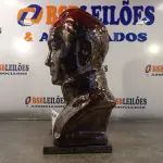 LOTE 070 - 01 BUSTO DE SIMÓN BOLÍVAR. (NO ESTADO, LEILÃO NÃO TEM GARANTIA E NEM DEVOLUÇÃO, SUJEITO A POSSÍVEIS AVARIAS VISÍVEIS/OCULTAS E/OU AUSÊNCIA DE COMPONENTES).