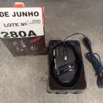 LOTE 280 - 01 MOUSE GAMER. (NO ESTADO, LEILÃO NÃO TEM GARANTIA E NEM DEVOLUÇÃO, SUJEITO A POSSÍVEIS AVARIAS VISÍVEIS/OCULTAS E/OU AUSÊNCIA DE COMPONENTES).
