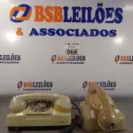 LOTE 068 - 02 APARELHOS DE TELEFONE ANTIGOS. (NO ESTADO, LEILÃO NÃO TEM GARANTIA E NEM DEVOLUÇÃO, SUJEITO A POSSÍVEIS AVARIAS VISÍVEIS/OCULTAS E/OU AUSÊNCIA DE COMPONENTES).