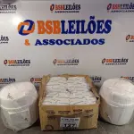 LOTE 127 - 02 FRASQUEIRAS COM 04 REFIS DE TOALHAS UMEDECIDAS. (NO ESTADO, LEILÃO NÃO TEM GARANTIA E NEM DEVOLUÇÃO, SUJEITO A POSSÍVEIS AVARIAS VISÍVEIS/OCULTAS E/OU AUSÊNCIA DE COMPONENTES).