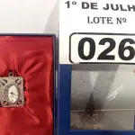 LOTE 026 - 01 RELÓGIO DE BOLSO ANALÓGICO. (NO ESTADO, LEILÃO NÃO TEM GARANTIA E NEM DEVOLUÇÃO, SUJEITO A POSSÍVEIS AVARIAS VISÍVEIS/OCULTAS E/OU AUSÊNCIA DE COMPONENTES).