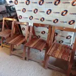 LOTE 421 - 04 CADEIRAS DOBRÁVEIS EM MADEIRA (NO ESTADO, LEILÃO NÃO TEM GARANTIA E NEM DEVOLUÇÃO, SUJEITO A POSSÍVEIS AVARIAS VISÍVEIS/OCULTAS E/OU AUSÊNCIA DE COMPONENTES).