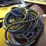 LOTE 404 - 01 LOTE COM VÁRIOS CABOS DE SOM E TELECOMUNICAÇÕES DIVERSOS. (NO ESTADO, LEILÃO NÃO TEM GARANTIA E NEM DEVOLUÇÃO, SUJEITO A POSSÍVEIS AVARIAS VISÍVEIS/OCULTAS E/OU AUSÊNCIA DE COMPONENTES).