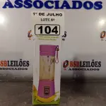 LOTE 104 - 01 JUICER PORTÁTIL. (NO ESTADO, LEILÃO NÃO TEM GARANTIA E NEM DEVOLUÇÃO, SUJEITO A POSSÍVEIS AVARIAS VISÍVEIS/OCULTAS E/OU AUSÊNCIA DE COMPONENTES).