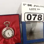 LOTE 078 - 01 RELÓGIO DE BOLSO ANALÓGICO. (NO ESTADO, LEILÃO NÃO TEM GARANTIA E NEM DEVOLUÇÃO, SUJEITO A POSSÍVEIS AVARIAS VISÍVEIS/OCULTAS E/OU AUSÊNCIA DE COMPONENTES).