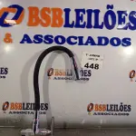 LOTE 448 - 01 TORNEIRA PARA LAVATÓRIO COM BICA MÓVEL. (NO ESTADO, LEILÃO NÃO TEM GARANTIA E NEM DEVOLUÇÃO, SUJEITO A POSSÍVEIS AVARIAS VISÍVEIS/OCULTAS E/OU AUSÊNCIA DE COMPONENTES).