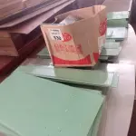 LOTE 530 - 01 ESTANTE DE VIDRO MODULAR DESMONTADA. (NO ESTADO, LEILÃO NÃO TEM GARANTIA E NEM DEVOLUÇÃO, SUJEITO A POSSÍVEIS AVARIAS VISÍVEIS/OCULTAS E/OU AUSÊNCIA DE COMPONENTES).