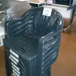 LOTE 191 - 7 CADEIRA POLTRONA DE PLÁSTICO PRETA (NO ESTADO SEM GARANTIA DE FUNCIONAMENTO, SUJEITO A POSSÍVEIS AVARIAS VISÍVEIS/OCULTAS E/OU AUSÊNCIA DE COMPONENTES)