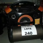 LOTE 240 - 2 CAIXAS DE SOM (NO ESTADO SEM GARANTIA DE FUNCIONAMENTO, SUJEITO A POSSÍVEIS AVARIAS VISÍVEIS/OCULTAS E/OU AUSÊNCIA DE COMPONENTES)