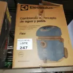 LOTE 247 - ASPIRADOR DE PÓ E ÁGUA ELECTROLUX FLEX (NO ESTADO SEM GARANTIA DE FUNCIONAMENTO, SUJEITO A POSSÍVEIS AVARIAS VISÍVEIS/OCULTAS E/OU AUSÊNCIA DE COMPONENTES)