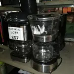 LOTE 257 - 5 CAFETEIRAS (NO ESTADO SEM GARANTIA DE FUNCIONAMENTO, SUJEITO A POSSÍVEIS AVARIAS VISÍVEIS/OCULTAS E/OU AUSÊNCIA DE COMPONENTES)